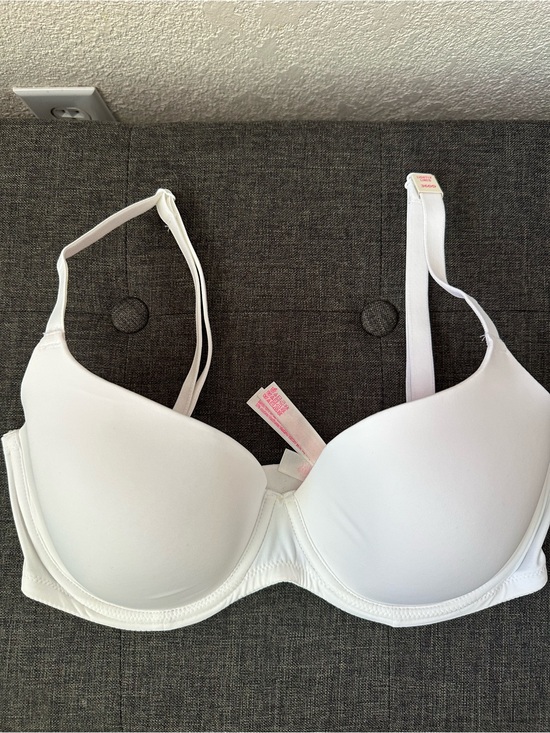 PINK Victoria's Secret Other - PINK Victoria's Secret Smooth White Everyday Bra